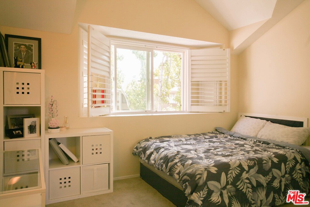 5470 Brittany Way 3 Property Photo 11