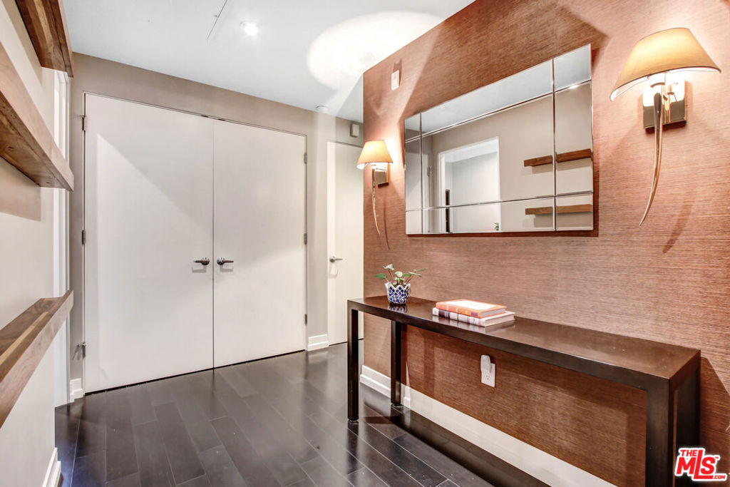 1050 N Gardner Street 2 Property Photo 6