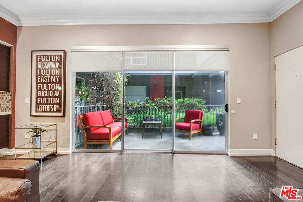 1050 N Gardner Street 2 Property Photo 17