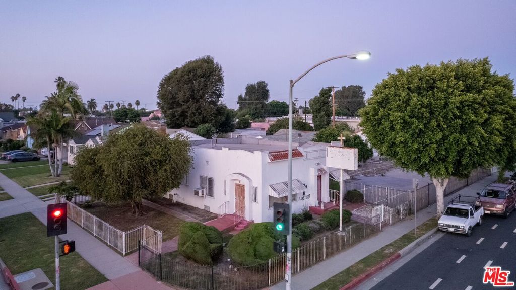 1301 E Alondra Boulevard Property Photo 11