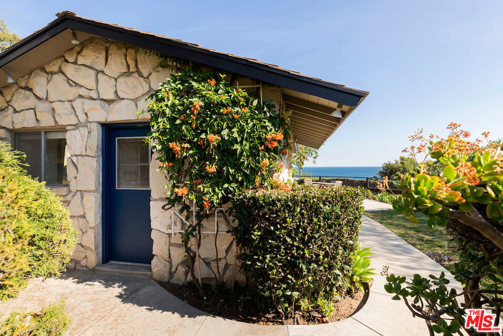 22535 Carbon Mesa Rd. Property Photo 1