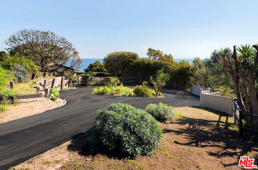 22535 Carbon Mesa Rd. Property Photo 4