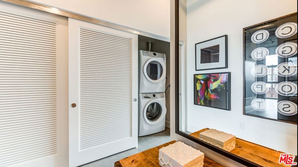 695 S Santa Fe Avenue 703 Property Photo 6