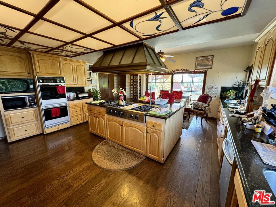 4167 Alonzo Avenue Property Photo 6