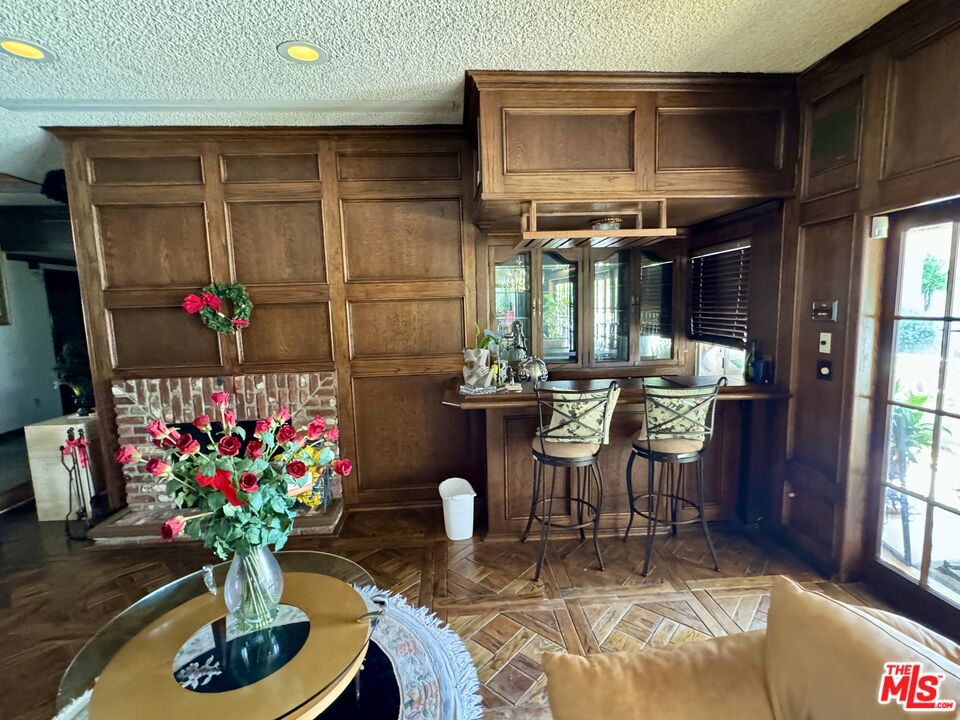 4167 Alonzo Avenue Property Photo 10