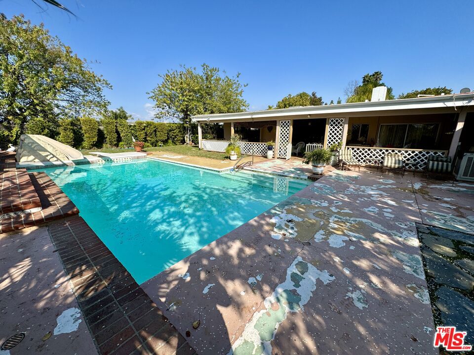4167 Alonzo Avenue Property Photo 16
