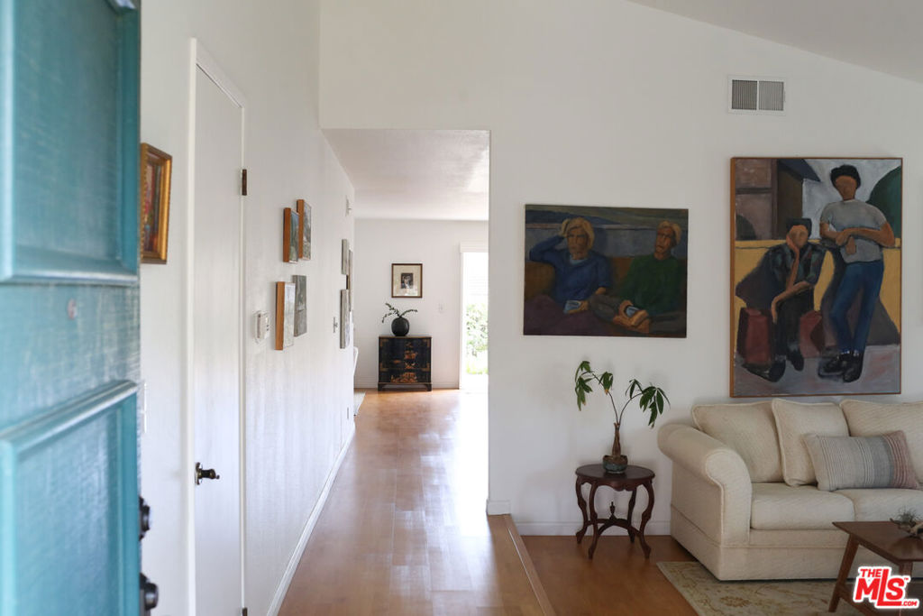 420 Blackhawk Drive Property Photo 4