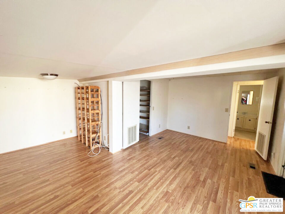 221 Safari Street Property Photo 10