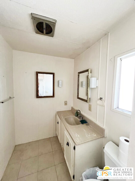 221 Safari Street Property Photo 11