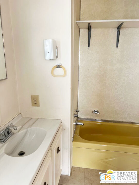 221 Safari Street Property Photo 12