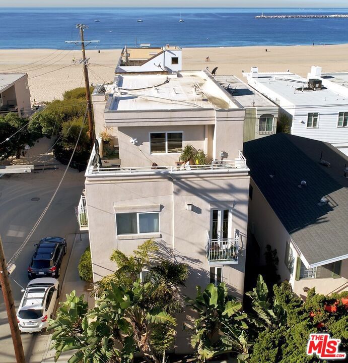 6521 Pacific Avenue Property Photo 2