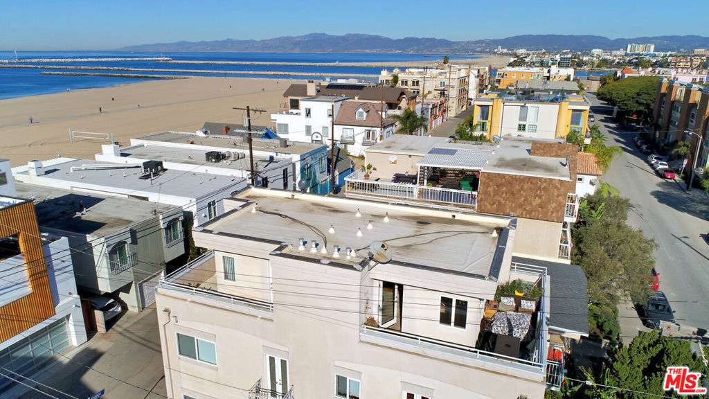 6521 Pacific Avenue Property Photo 3