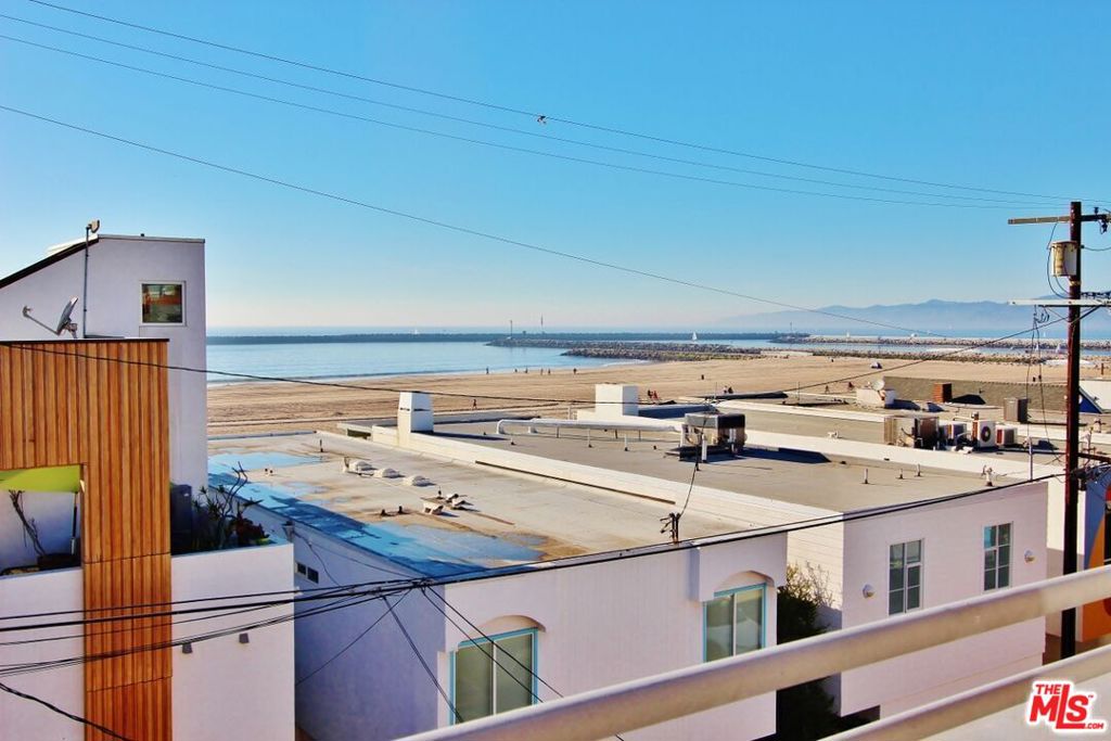 6521 Pacific Avenue Property Photo 4