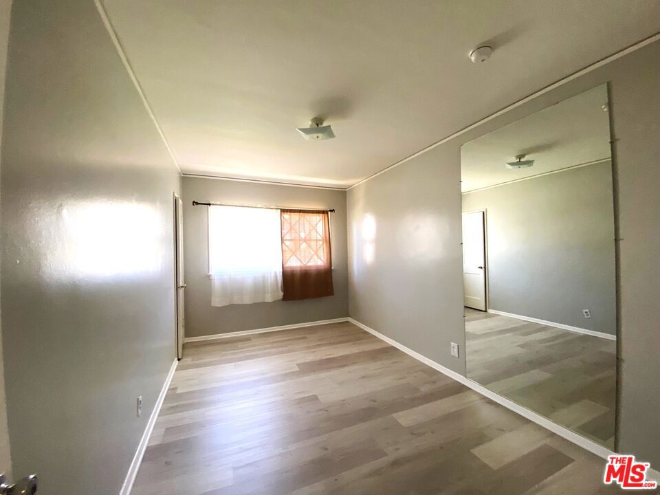 10682 Kinnard Avenue Property Photo 18