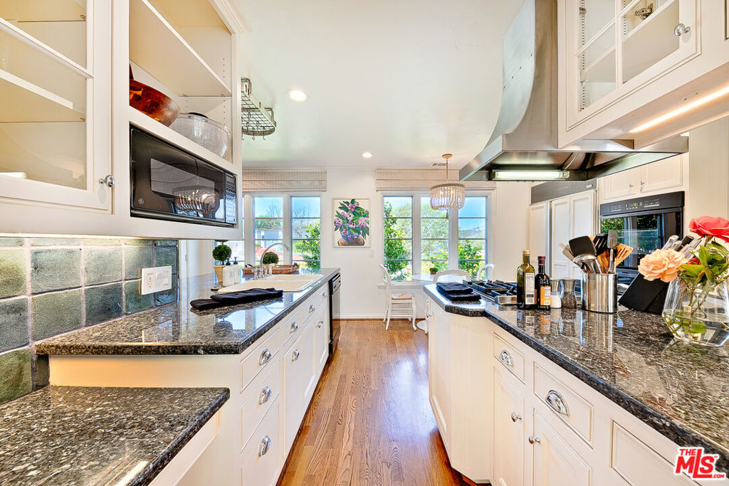 7929 Roseland Drive Property Photo 17