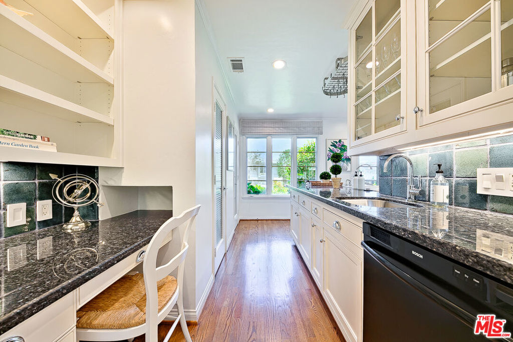 7929 Roseland Drive Property Photo 18
