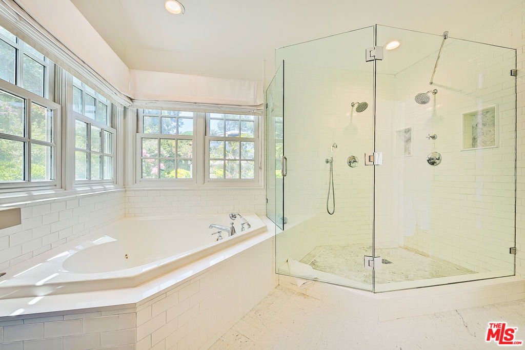 7929 Roseland Drive Property Photo 24