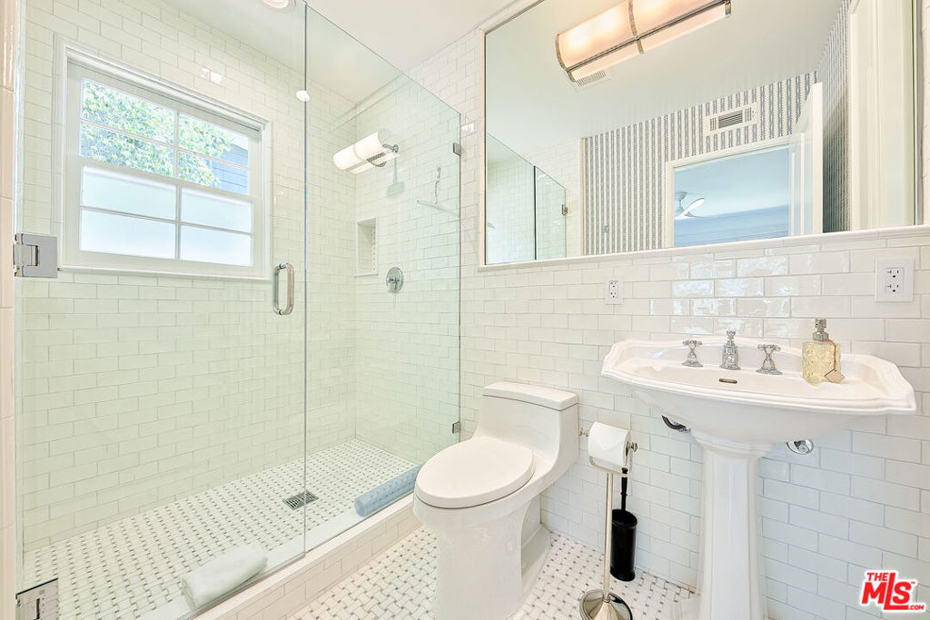 7929 Roseland Drive Property Photo 35