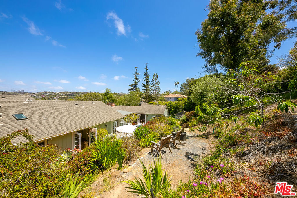 7929 Roseland Drive Property Photo 43