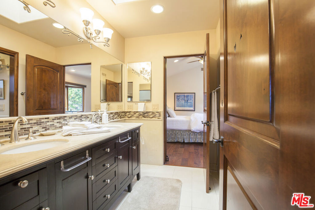 2624 Costebelle Drive Property Photo 26