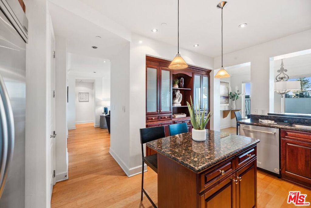 1000 Genter Street 304 Property Photo 26