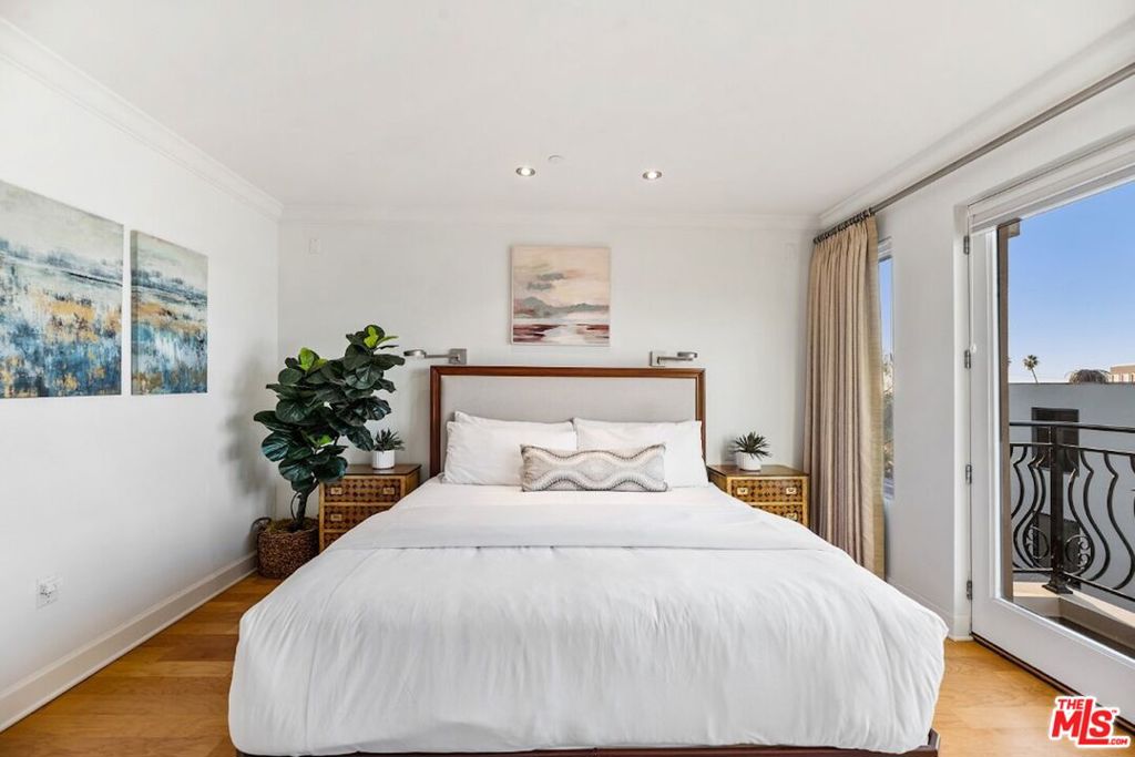 1000 Genter Street 304 Property Photo 31