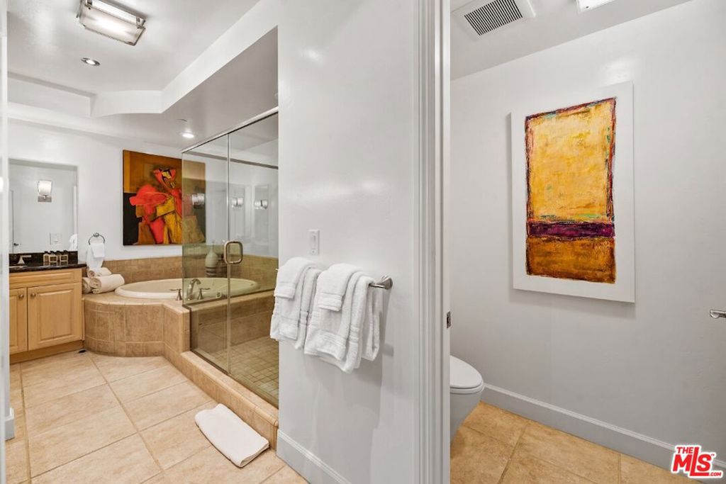1000 Genter Street 304 Property Photo 34