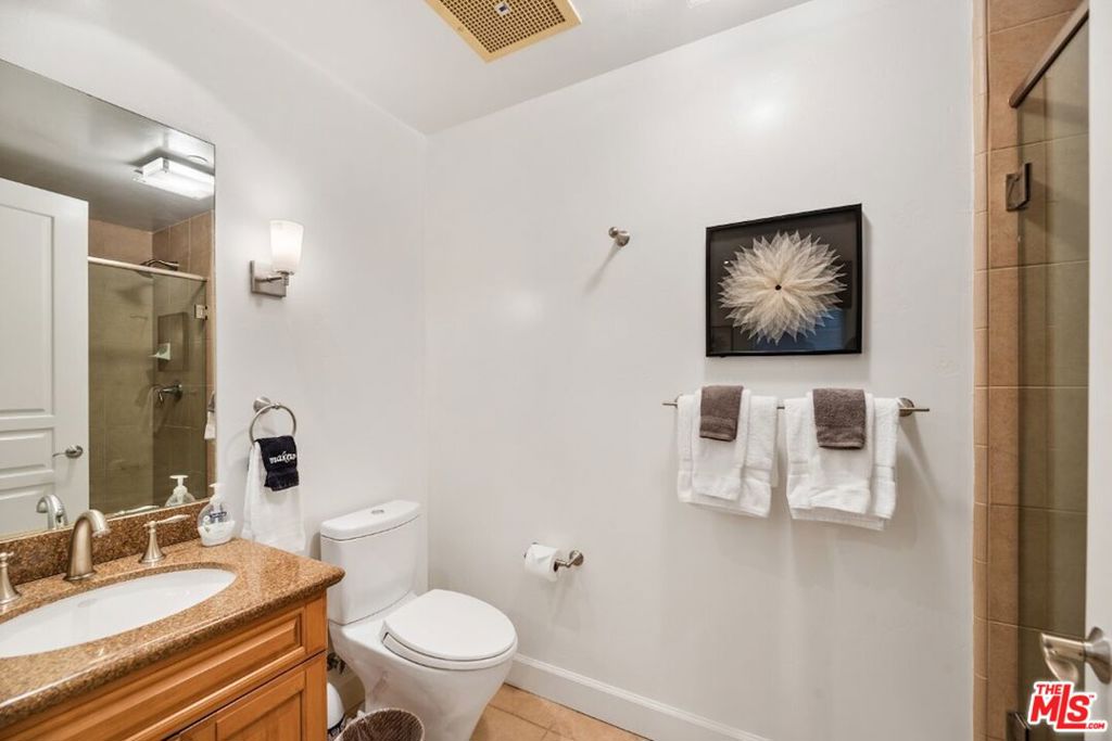 1000 Genter Street 304 Property Photo 49