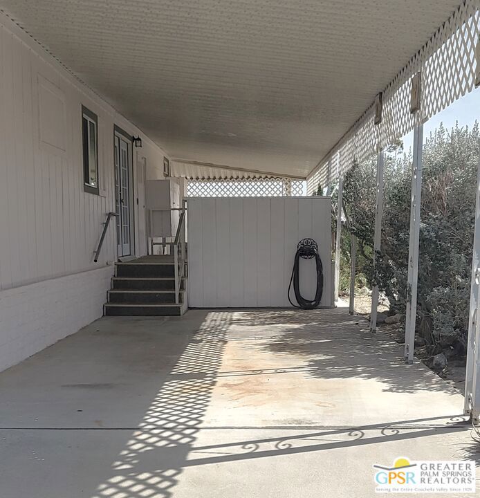 69563 Midpark Drive Property Photo 6