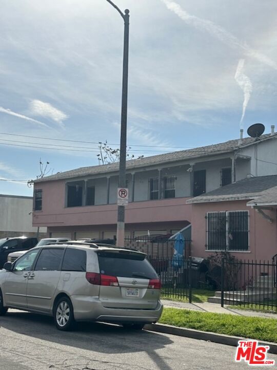 11010 Willowbrook Avenue Property Photo 2