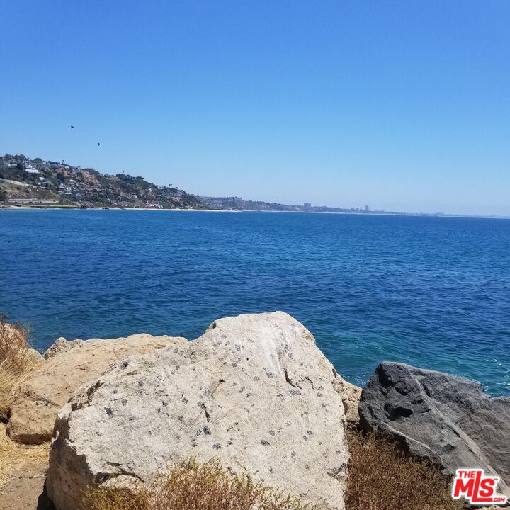 18429 Pacific Coast Highway Property Photo 4