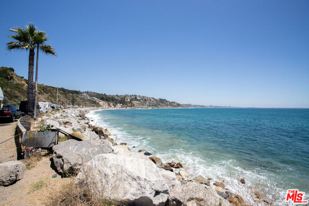18429 Pacific Coast Highway Property Photo 5
