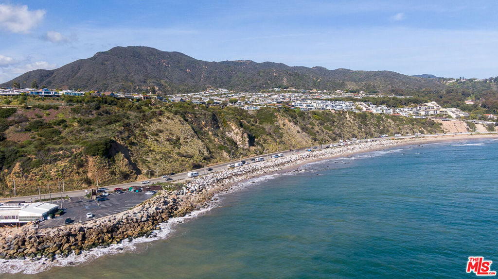 18429 Pacific Coast Highway Property Photo 6