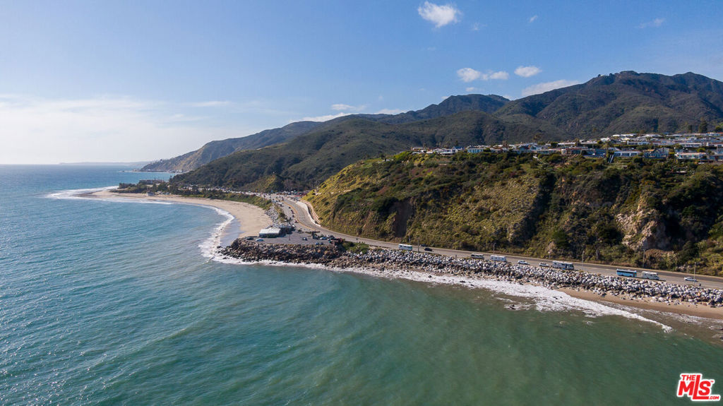 18429 Pacific Coast Highway Property Photo 7