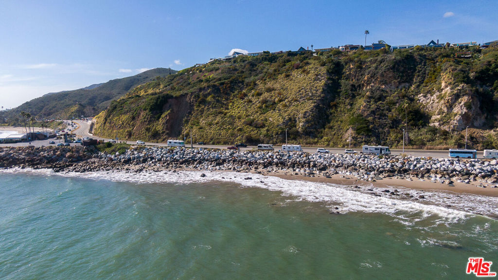 18429 Pacific Coast Highway Property Photo 9