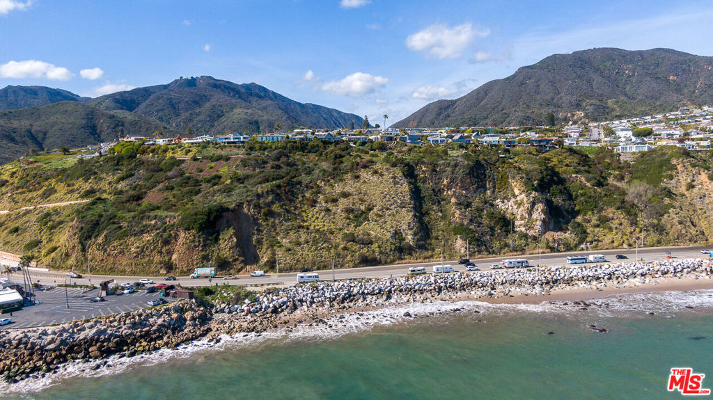 18429 Pacific Coast Highway Property Photo 10