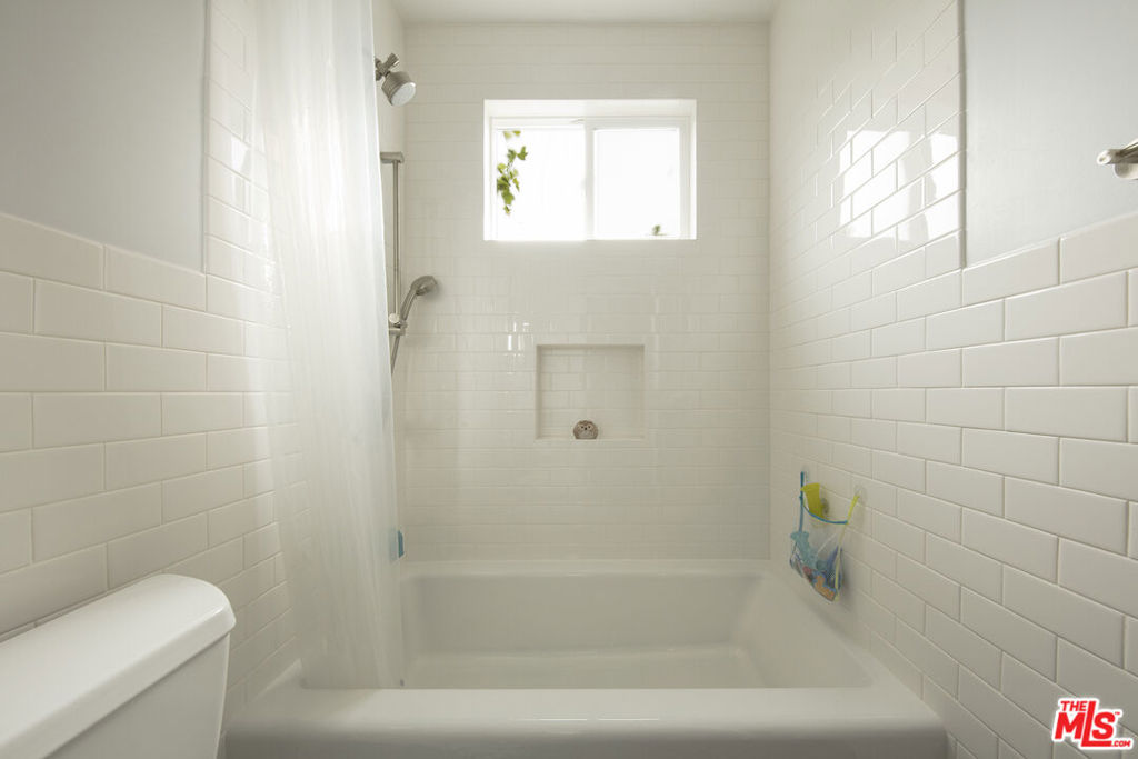 308 W Atara Street Property Photo 20