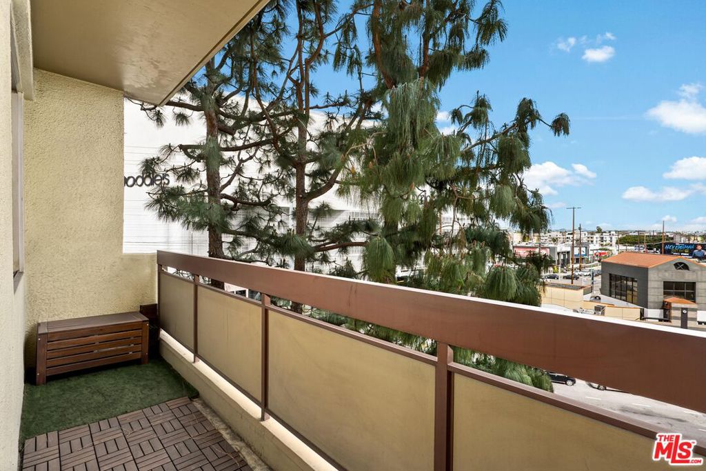 321 S San Vicente Boulevard 507 Property Photo 9