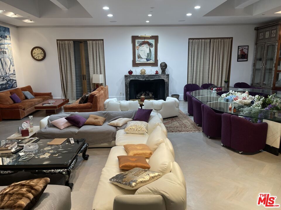 10375 Wilshire Boulevard 1b Property Photo 1