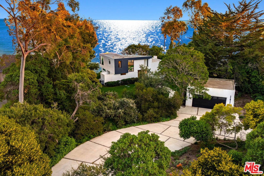 29122 Cliffside Drive Property Photo 2