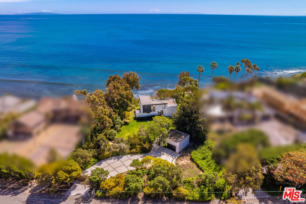 29122 Cliffside Drive Property Photo 3