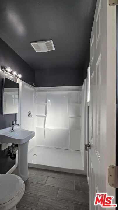 138 138 1/4 W 99th Street 138 1/4 Property Photo 15
