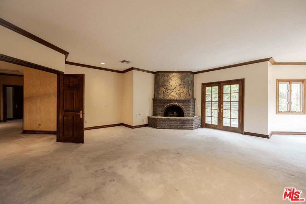 4631 Westchester Drive Property Photo 16