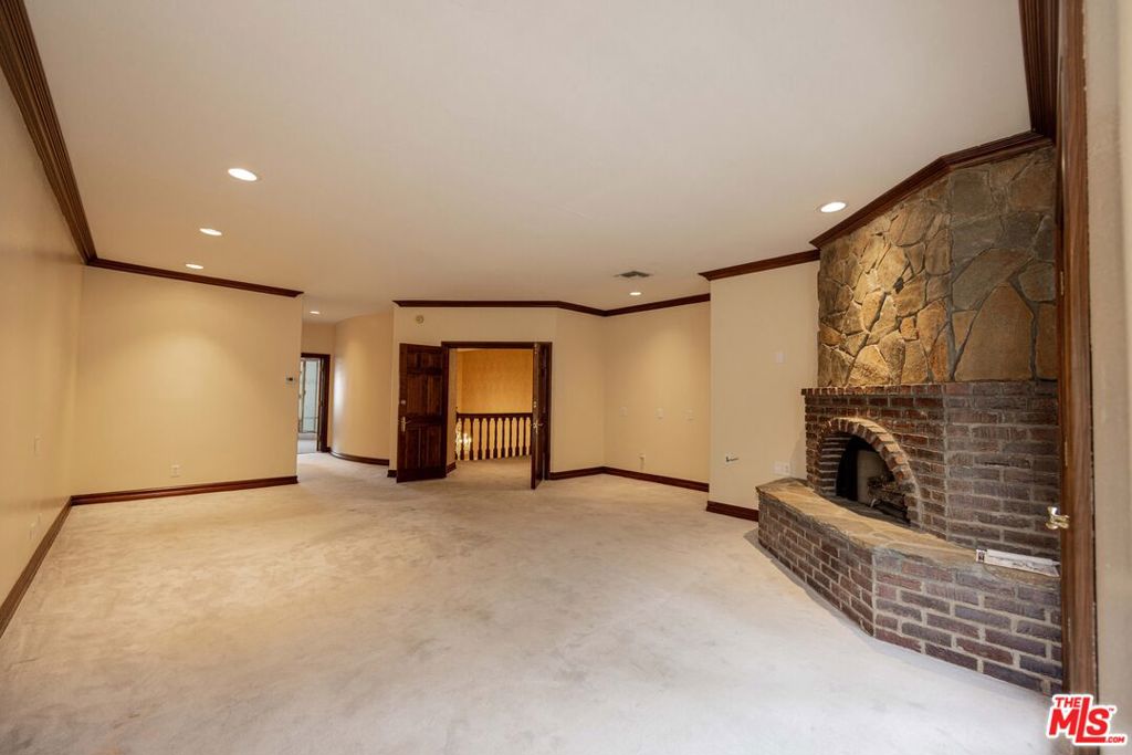 4631 Westchester Drive Property Photo 17