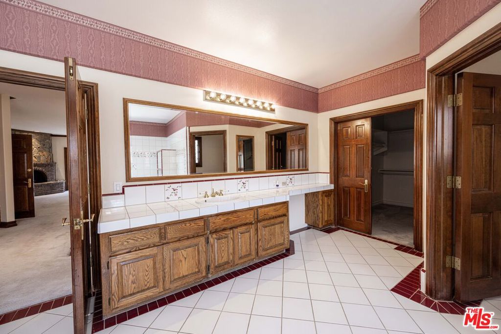 4631 Westchester Drive Property Photo 23