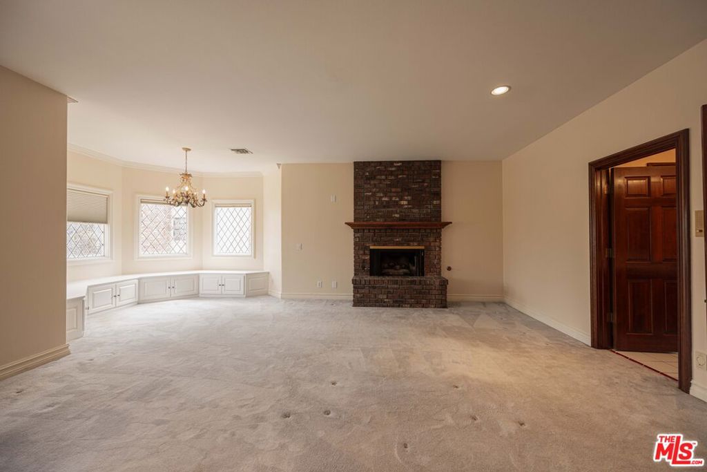 4631 Westchester Drive Property Photo 26