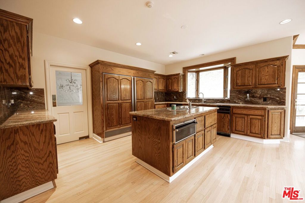 4631 Westchester Drive Property Photo 40