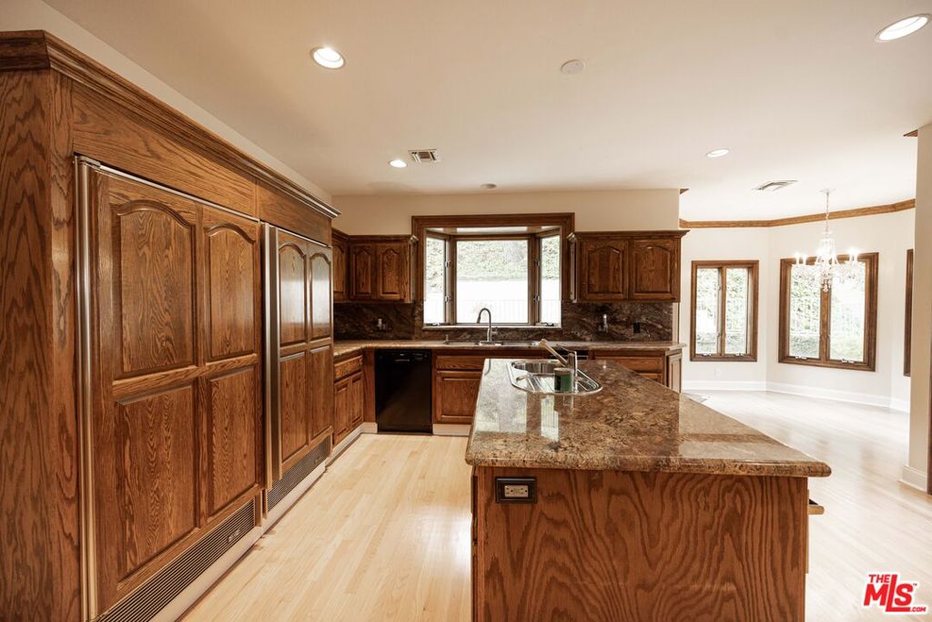 4631 Westchester Drive Property Photo 41