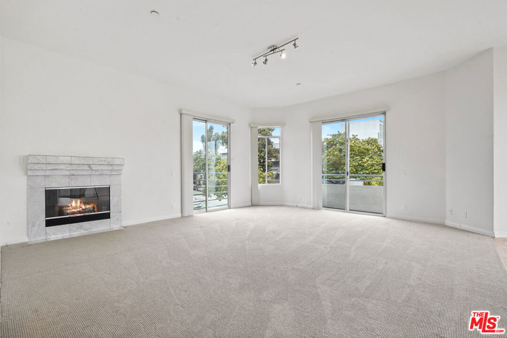 1325 Arizona Avenue 201 Property Photo 15