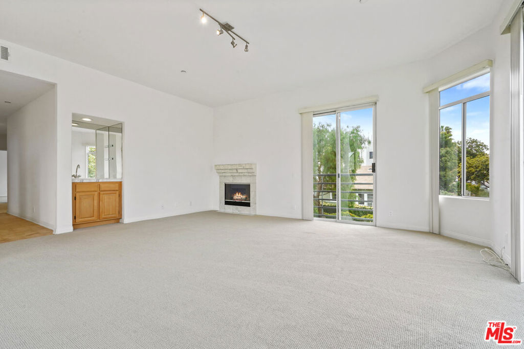 1325 Arizona Avenue 201 Property Photo 30